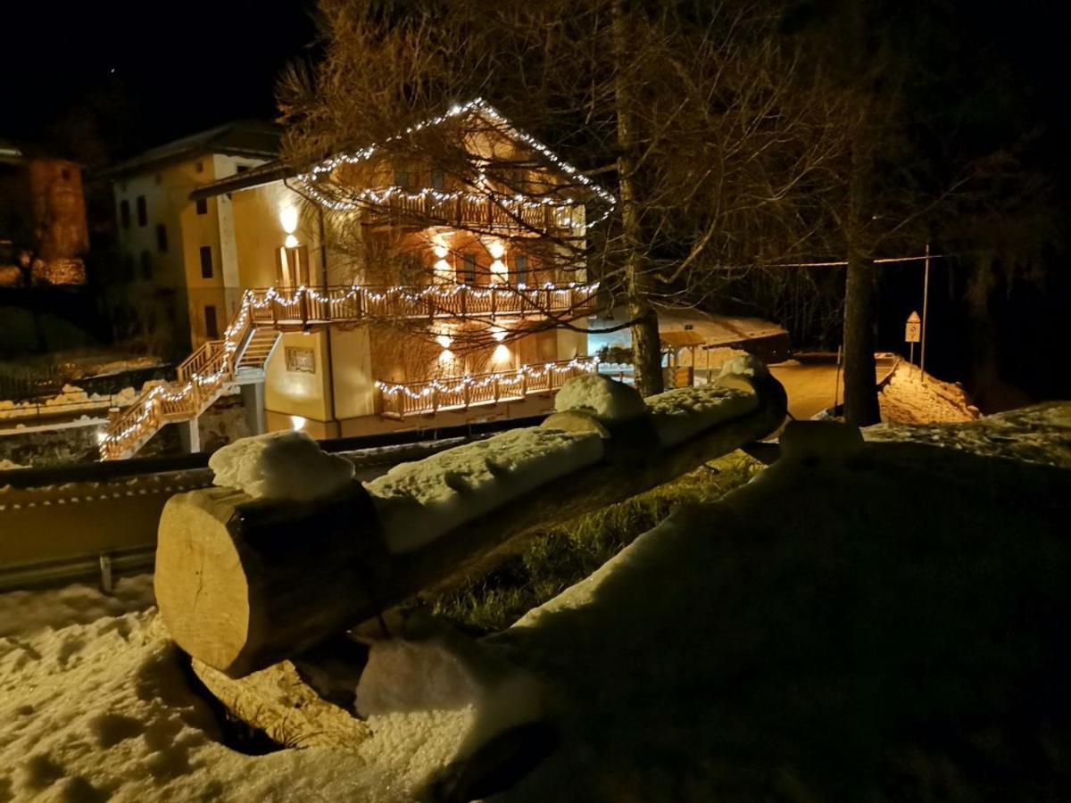 Отель Ai Larici Perarolo di Cadore Экстерьер фото