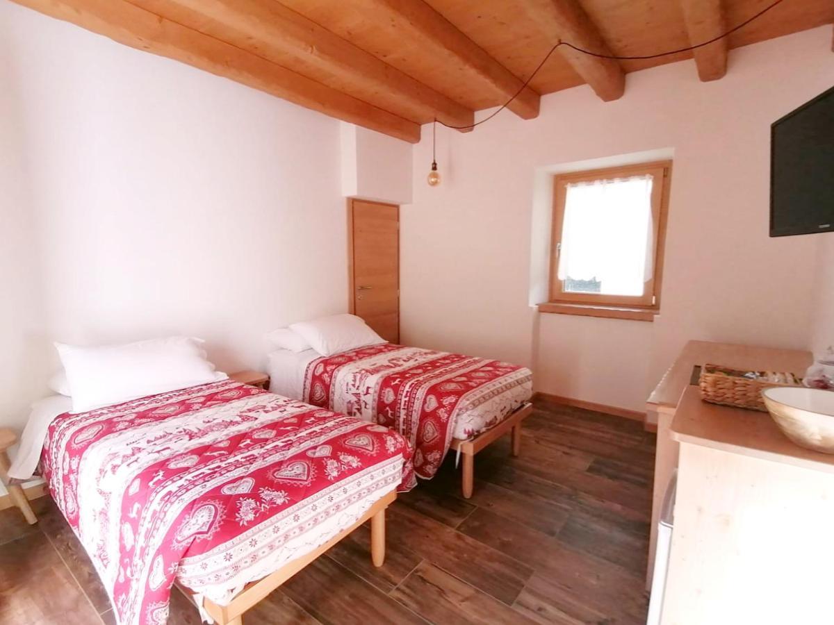 Отель Ai Larici Perarolo di Cadore Экстерьер фото