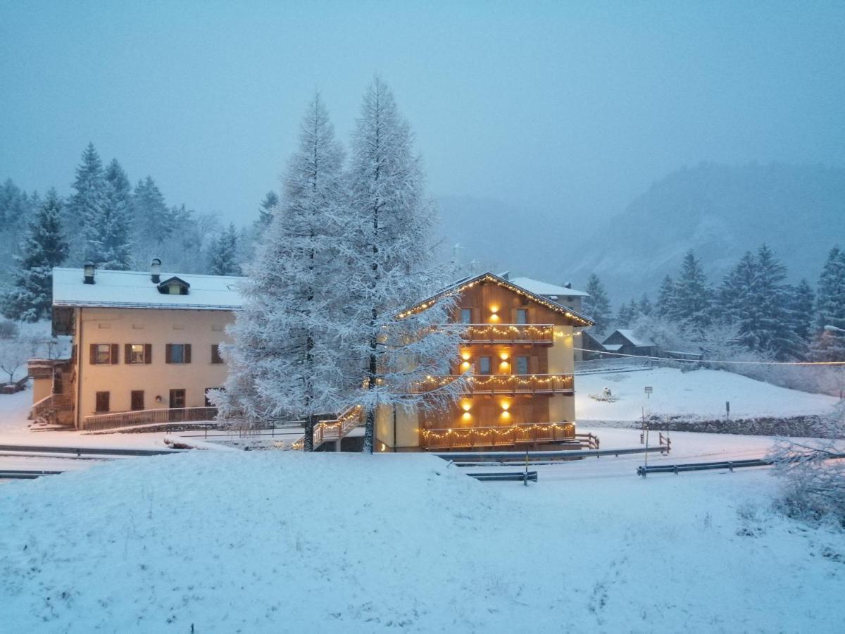 Отель Ai Larici Perarolo di Cadore Экстерьер фото