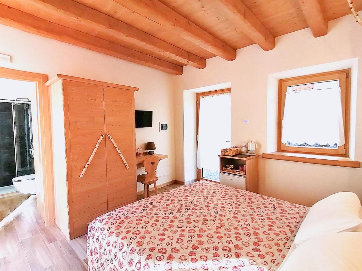 Отель Ai Larici Perarolo di Cadore Экстерьер фото
