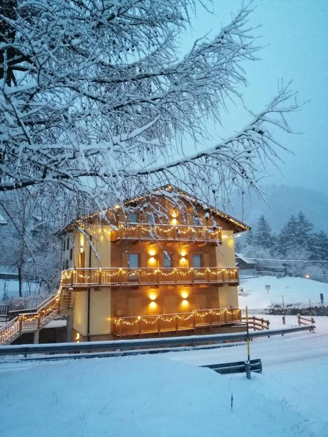 Отель Ai Larici Perarolo di Cadore Экстерьер фото